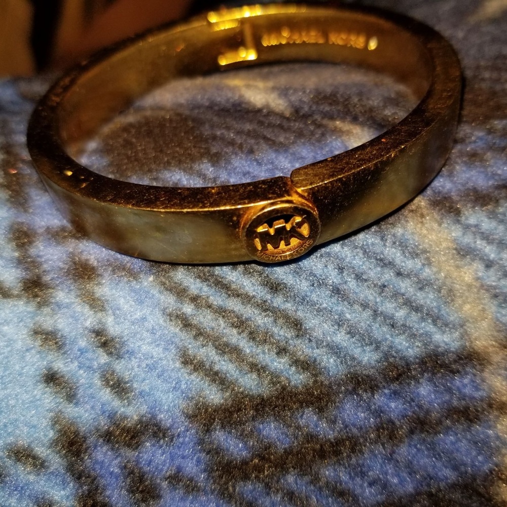 More pics of the michael kors bracelet